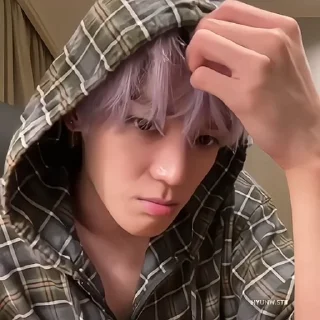 👨‍🍼 emoji Taeyong ⤷ @nctmisfitstk Telegram sticker 23 of 50