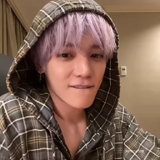 👨‍🍼 emoji Taeyong ⤷ @nctmisfitstk Telegram sticker 12 of 50