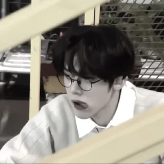 Sticker from Стикеры от вилла @younjuntkht