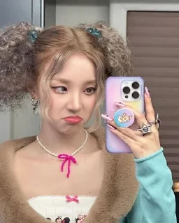 🙃 emoji Yuqi Telegram sticker 9 of 21