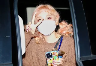 ✌ emoji Yuqi Telegram sticker 5 of 21