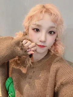 😊 emoji Yuqi Telegram sticker 12 of 21