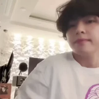 Sticker from taehyung fr @hlphi1s