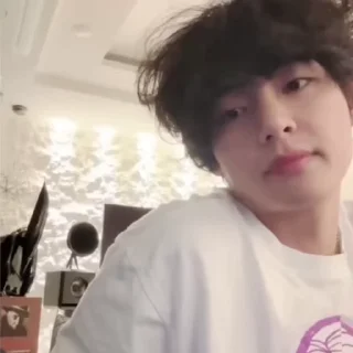 Sticker from taehyung fr @hlphi1s