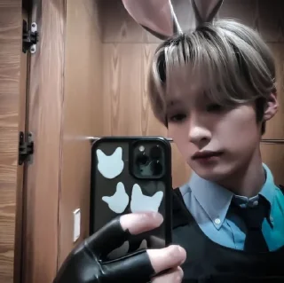 Sticker from minsung🤍