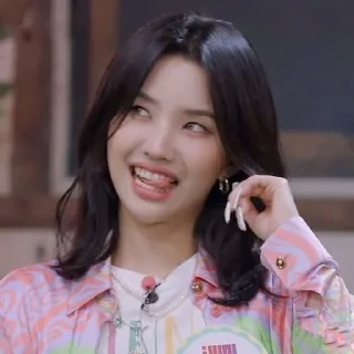 😏 emoji !¡Soyeon!¡❤️‍🩹 @helpfrflik Telegram sticker 12 of 20