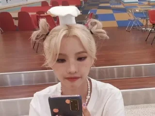 🥰 emoji !¡Soyeon!¡❤️‍🩹 @helpfrflik Telegram sticker 16 of 20