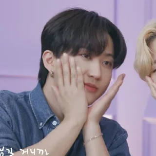 Sticker from ★ changbin |@skzstickersss