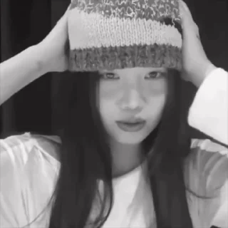 🤩 emoji @dearSoojinn b/w @onlysoojin Telegram sticker 13 of 85