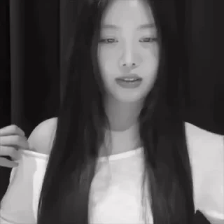 🤩 emoji @dearSoojinn b/w @onlysoojin Telegram sticker 21 of 85