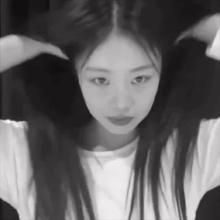 🤩 emoji @dearSoojinn b/w @onlysoojin Telegram sticker 19 of 85