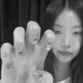 🤩 emoji @dearSoojinn b/w @onlysoojin Telegram sticker 6 of 85