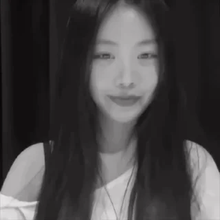 🤩 emoji @dearSoojinn b/w @onlysoojin Telegram sticker 10 of 85