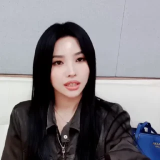 Sticker from 𐙚 soyeon @girlsgnr