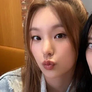 Sticker from 💋YEJI PAK💗