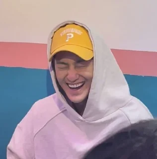🥰 emoji Ким Сан Бом ☀️ Telegram sticker 23 of 52