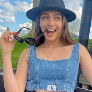 🙈 emoji 𝒄𝒆𝒎𝒓𝒆 𝒃𝒚 @igraemturk @mia1cle Telegram sticker 23 of 100