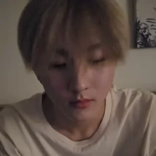 Sticker from триs @mruejungwon