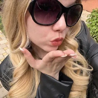 💋 emoji @sticksbb <— больше стиков💓💘💞 Telegram sticker 5 of 68