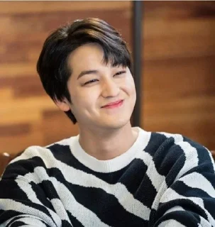 🥰 emoji Ким Сан Бом ☀️ Telegram sticker 15 of 52