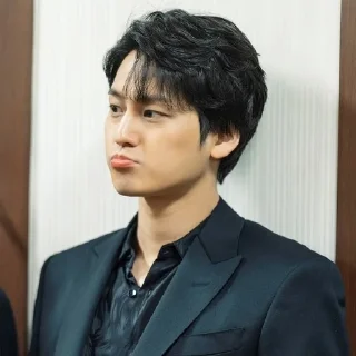 🥰 emoji Ким Сан Бом ☀️ Telegram sticker 9 of 52