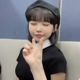 Sticker from (🩹)) chaewon ꒱ @m3ow33