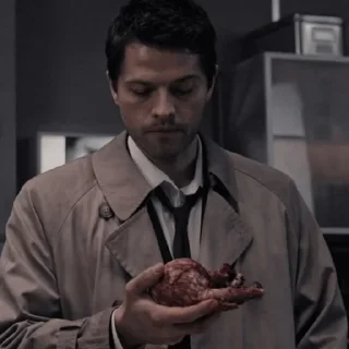 ❣️ emoji 🤍🤵🏻Кастиэль, Сверхъестественное Telegram sticker 24 of 80