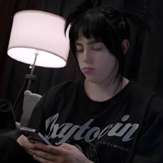 🎤 emoji 𝐁𝐢𝐥𝐥𝐢𝐞 𝐄𝐢𝐥𝐢𝐬𝐡💚| @suoksiiiopinion Telegram sticker 23 of 45