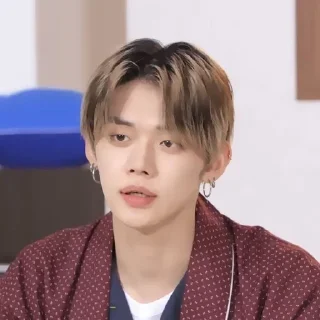 Sticker from ꩟ 🎨 ʏᴇᴏɴᴊᴜɴ ' @klhr1ml