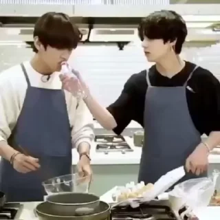Sticker from vkook @yeonjununnie