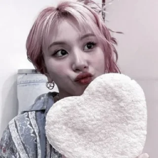 Sticker from chaeyoung by @leeiwes