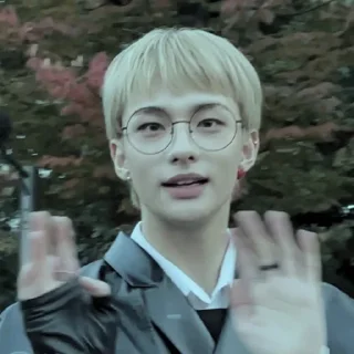 👋 emoji Hyunjin [stray kids] Telegram sticker 12 of 82