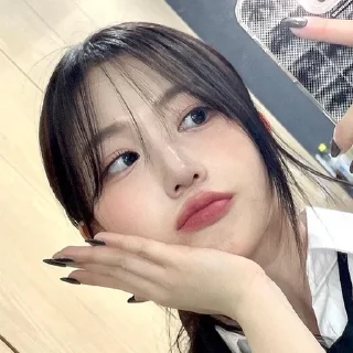 Sticker from haewon @bunnnieshelp