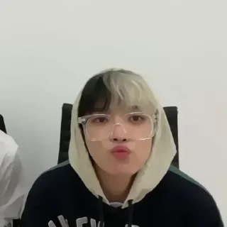 🍦 emoji ⌕ ▸ hongjoong ࣪ ‌fr.  @expressmoonst ᵎ ˖࣪ Telegram sticker 21 of 100