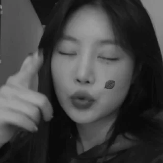 😡 emoji soojin fr @M1YST0CK by @offstikbot Telegram sticker 10 of 25