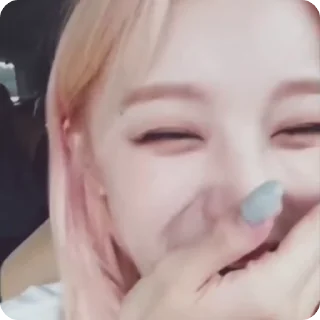 Sticker from Yuqi - (g)-idle``@Stickers_Hin