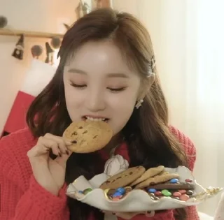 🐾 emoji yuqi Telegram sticker 10 of 24
