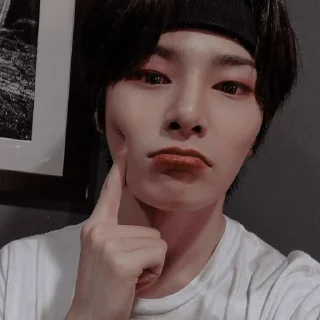 😭 emoji Типо стрэй🫨 Telegram sticker 10 of 13