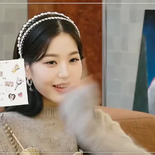 Sticker from wonyoung 🩷🍰 by help from viviq