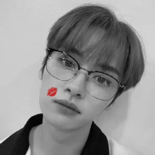😍 emoji @minhohyun Telegram sticker 3 of 26