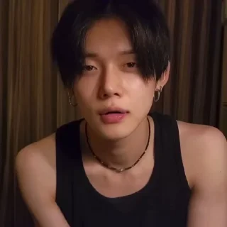 😘 emoji yj live 260608 @YJBG13 ➡️ @Ctikerubot Telegram sticker 18 of 50