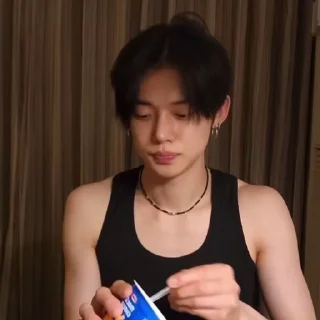 😍 emoji yj live 260608 @YJBG13 ➡️ @Ctikerubot Telegram sticker 11 of 50