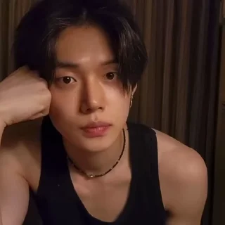 😜 emoji yj live 260608 @YJBG13 ➡️ @Ctikerubot Telegram sticker 7 of 50