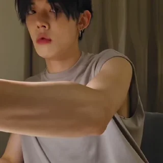 😳 emoji 240527 live  @YJBG13                                        . ➡️ Telegram sticker 15 of 45
