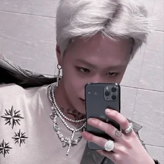 Sticker from 𝘣𝘭𝘰𝘰 :; by @seduiisantee