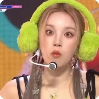 🌟 emoji @HelpCITRO [<Yuqi>] G-idle Telegram sticker 13 of 25
