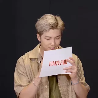 Sticker from ✷ !¡ namjoon : @taeviisss