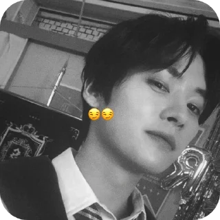 😎 emoji lee know ➡️ @Ctikerubot Telegram sticker 2 of 13