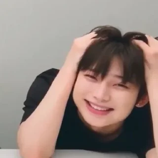 🤭 emoji Энхупены Telegram sticker 10 of 98
