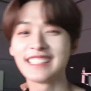 😄 emoji Стрей кидс—как один ходячий мем Telegram sticker 2 of 120
